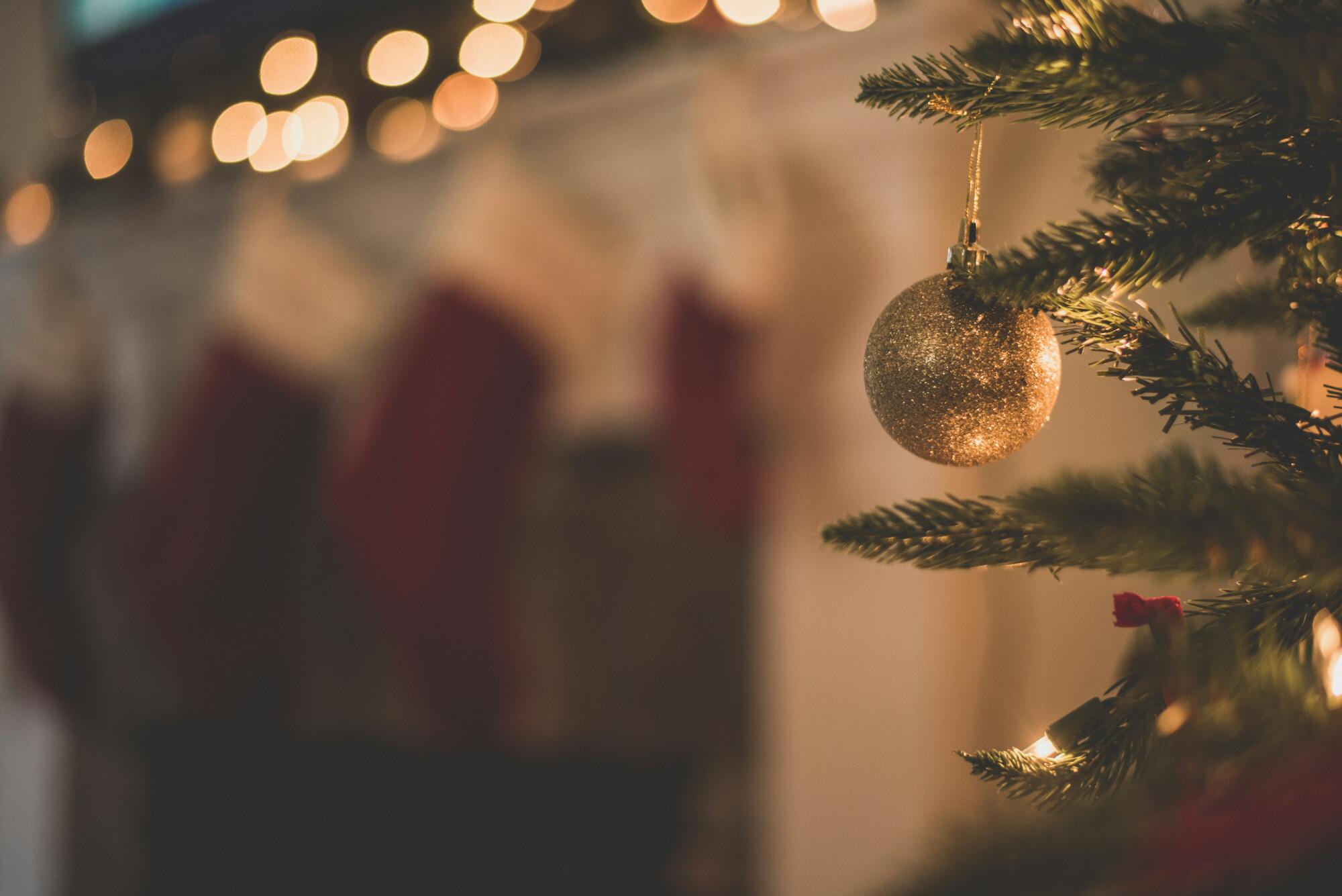 HOA Holiday Decorating 101: A Guide for HOA Community Leaders